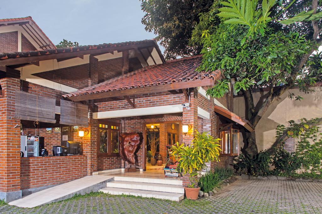 Duta Boutique Villa Yogyakarta Exterior photo